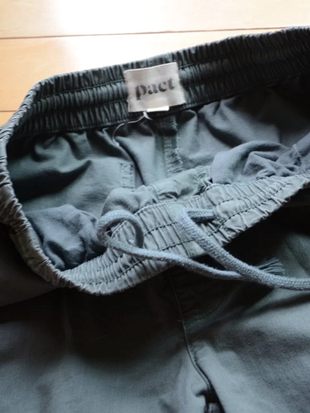 Pact organic cotton shorts Women size M